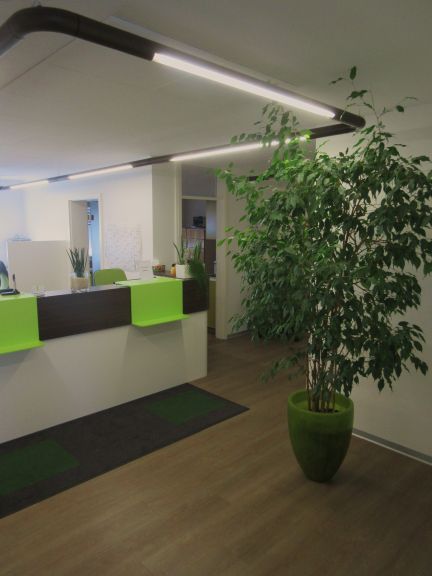 Hier empfangen wir Sie